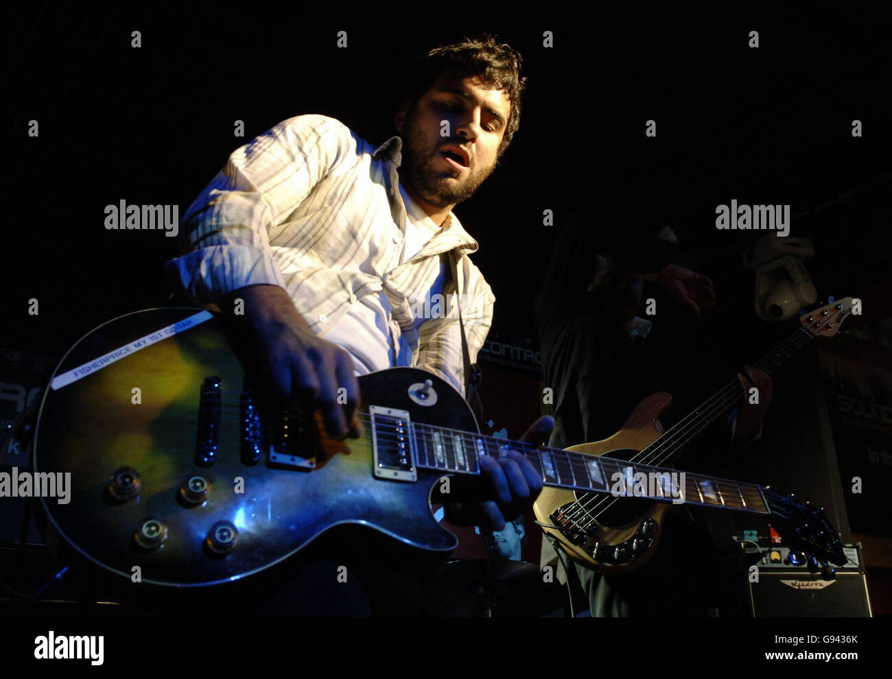 Kubb joue en direct à Vigin Megastore, Oxford Street, centre de Londres, vendredi 10 février 2006. APPUYEZ SUR ASSOCIATION photo. Le crédit photo devrait se lire: Yui Mok/PA Banque D'Images