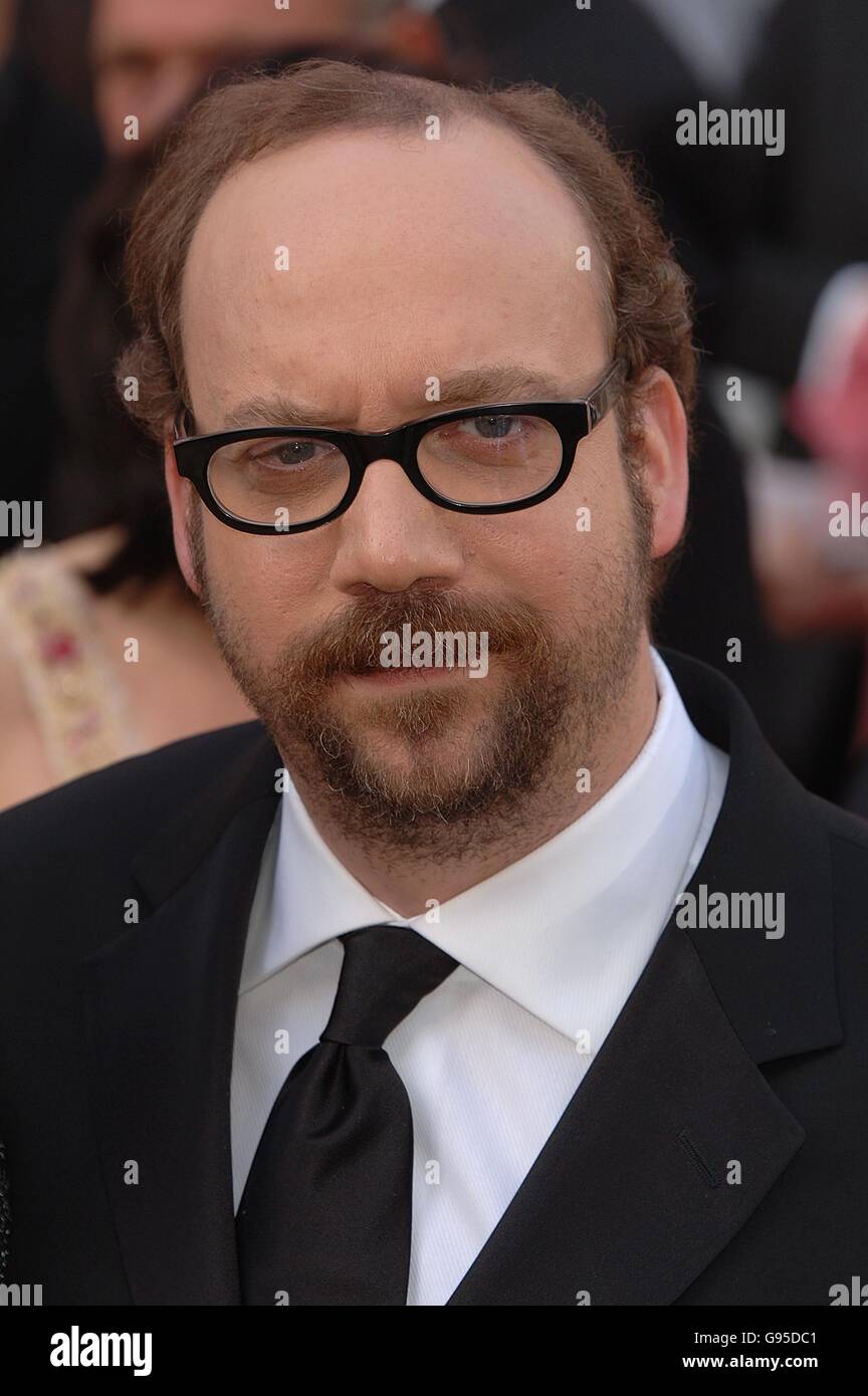 Academy Awards - Oscars - Kodak Theatre. Paul Giamatti arrive sur le tapis rouge. Banque D'Images