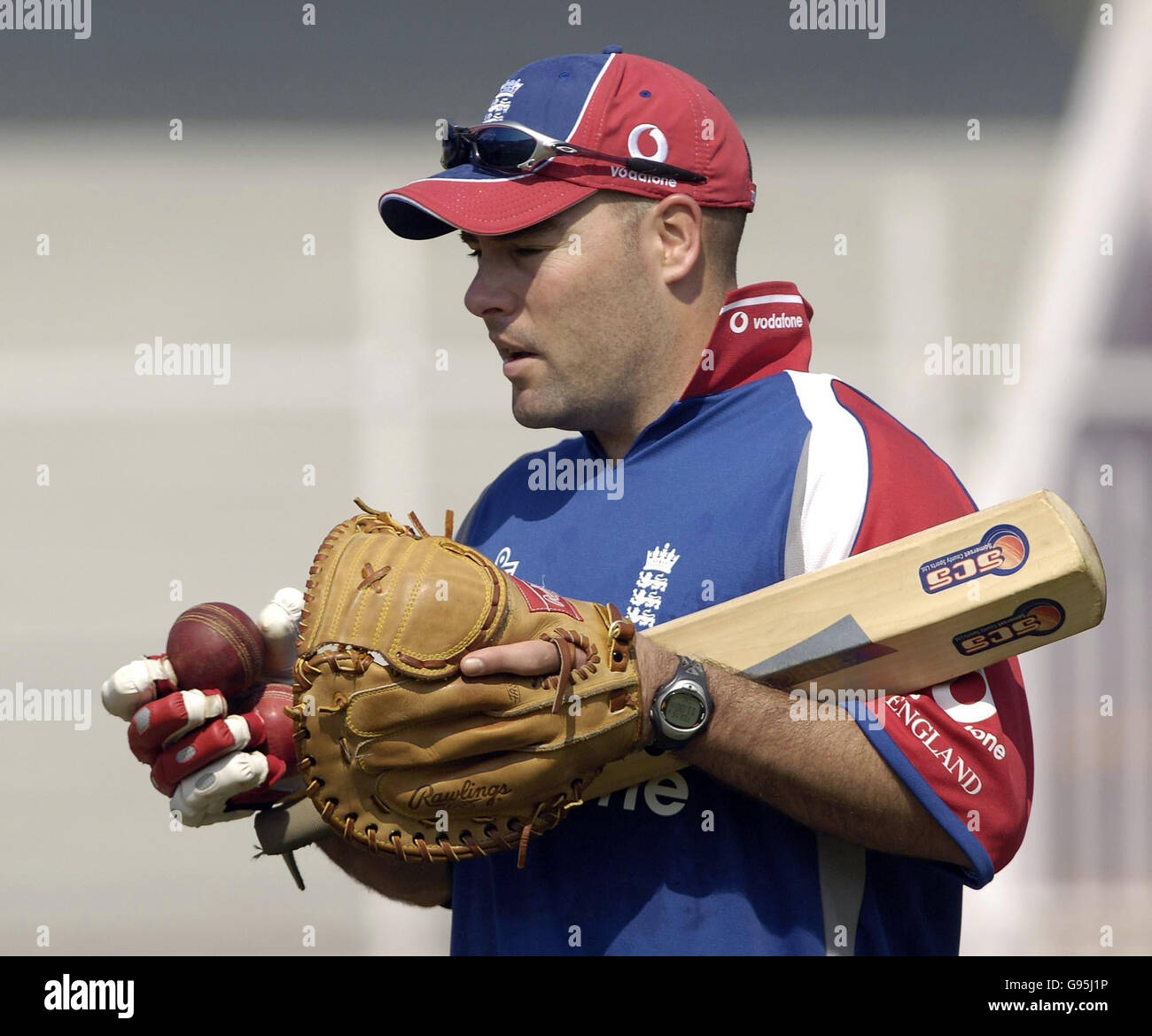 Mark Garaway, analyste de l'équipe d'Angleterre, au cours de la pratique du Cricket Club of India, stade de Brabourne, Bombay, Inde, vendredi 17 février, 2006. APPUYEZ SUR ASSOCIATION photo. Crédit photo devrait se lire: Rebecca Naden/PA. Banque D'Images