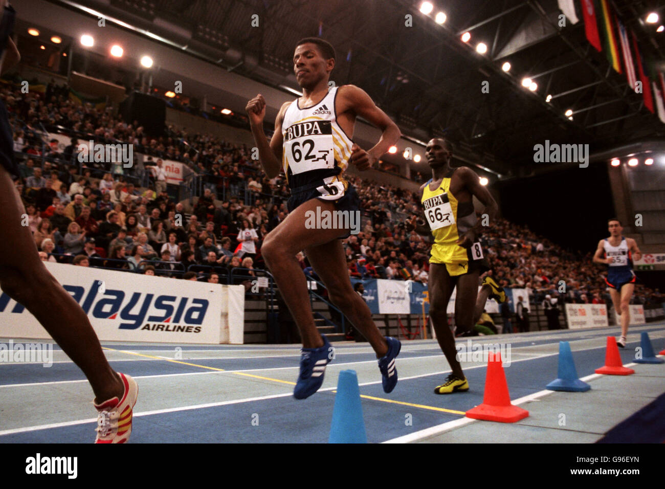 Haile Gebrselassie, d'Éthiopie, en route vers un nouveau record du monde sur le 5000m Banque D'Images