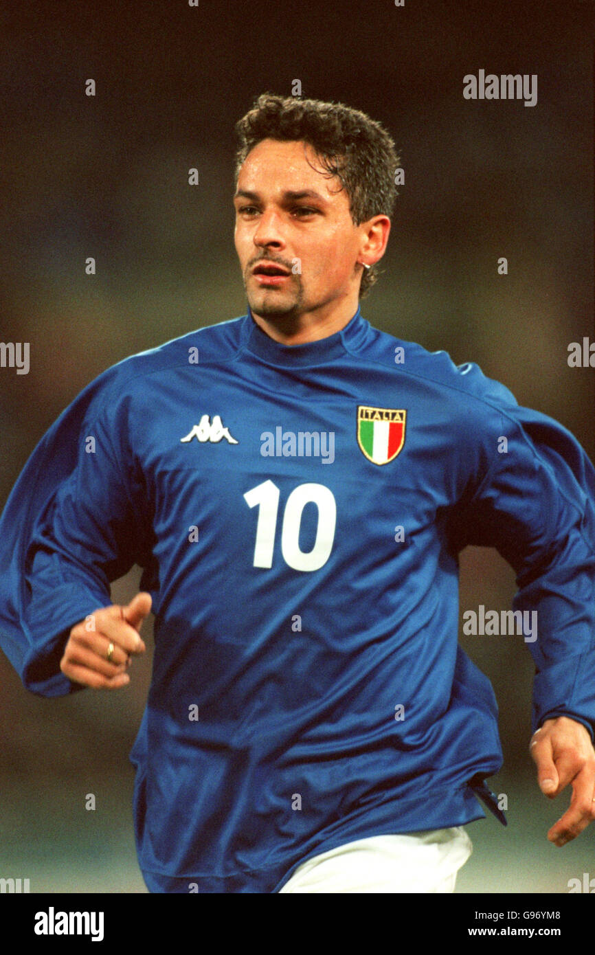 Football - amical - Italie / Norvège. Roberto Baggio, Italie Photo