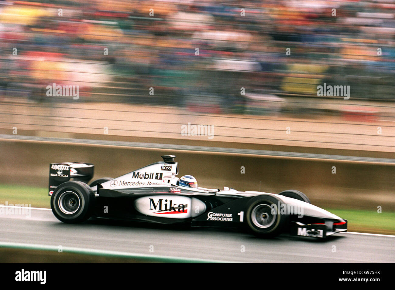 Course automobile Formula One - Grand Prix de France. Mika Hakkinen, McLaren  Photo Stock - Alamy