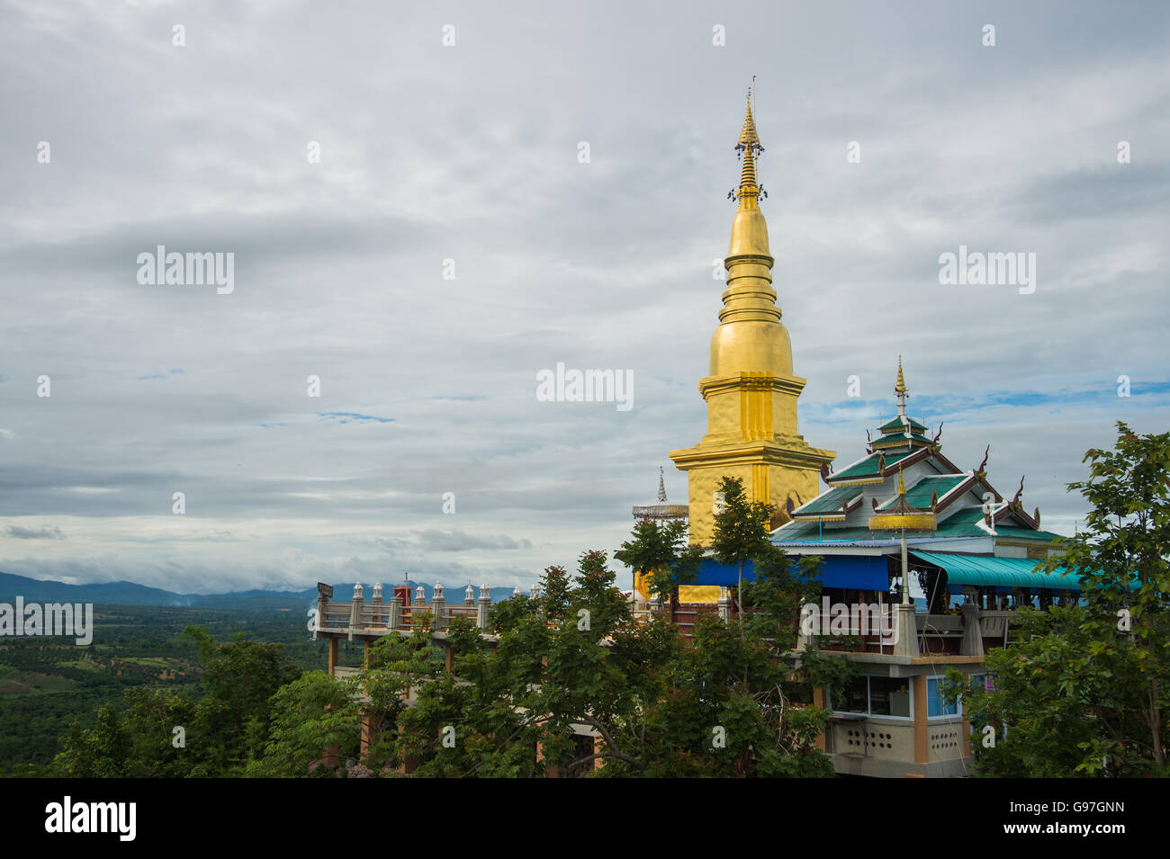 Sur la montagne de la Pagode Wat Phra phutthabat Phanam,li,lamphun,Thaïlande.. Banque D'Images
