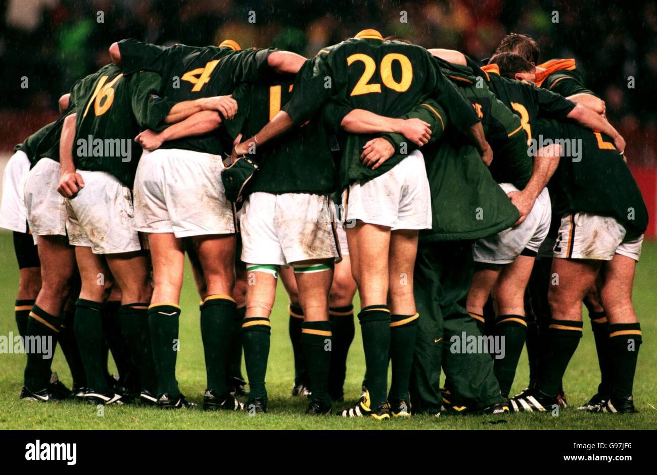 Rugby Union - coupe du monde de Rugby 99 - semi finale - Afrique du Sud / Australie.Les joueurs d'Afrique du Sud vont dans un caucus alors qu'ils sortent de la coupe du monde Banque D'Images