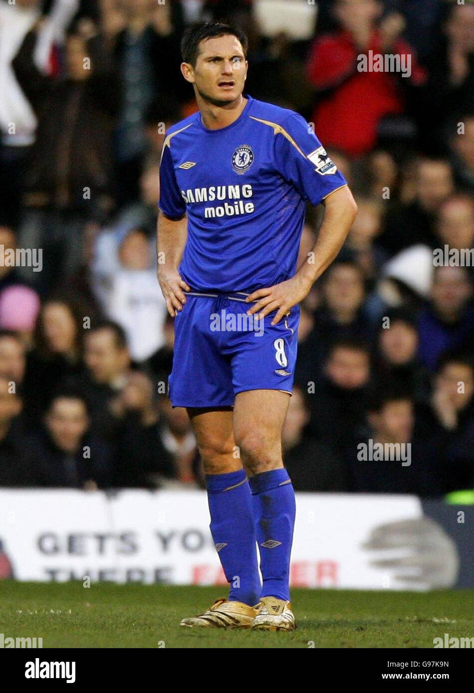 Frank Lampard, de Chelsea, est abattu lors du match Barclays Premiership contre Fulham à Craven Cottage, à l'ouest de Londres, le dimanche 19 mars 2006. APPUYEZ SUR ASSOCIATION photo. Le crédit photo devrait se lire: Nick Potts/PA. Banque D'Images