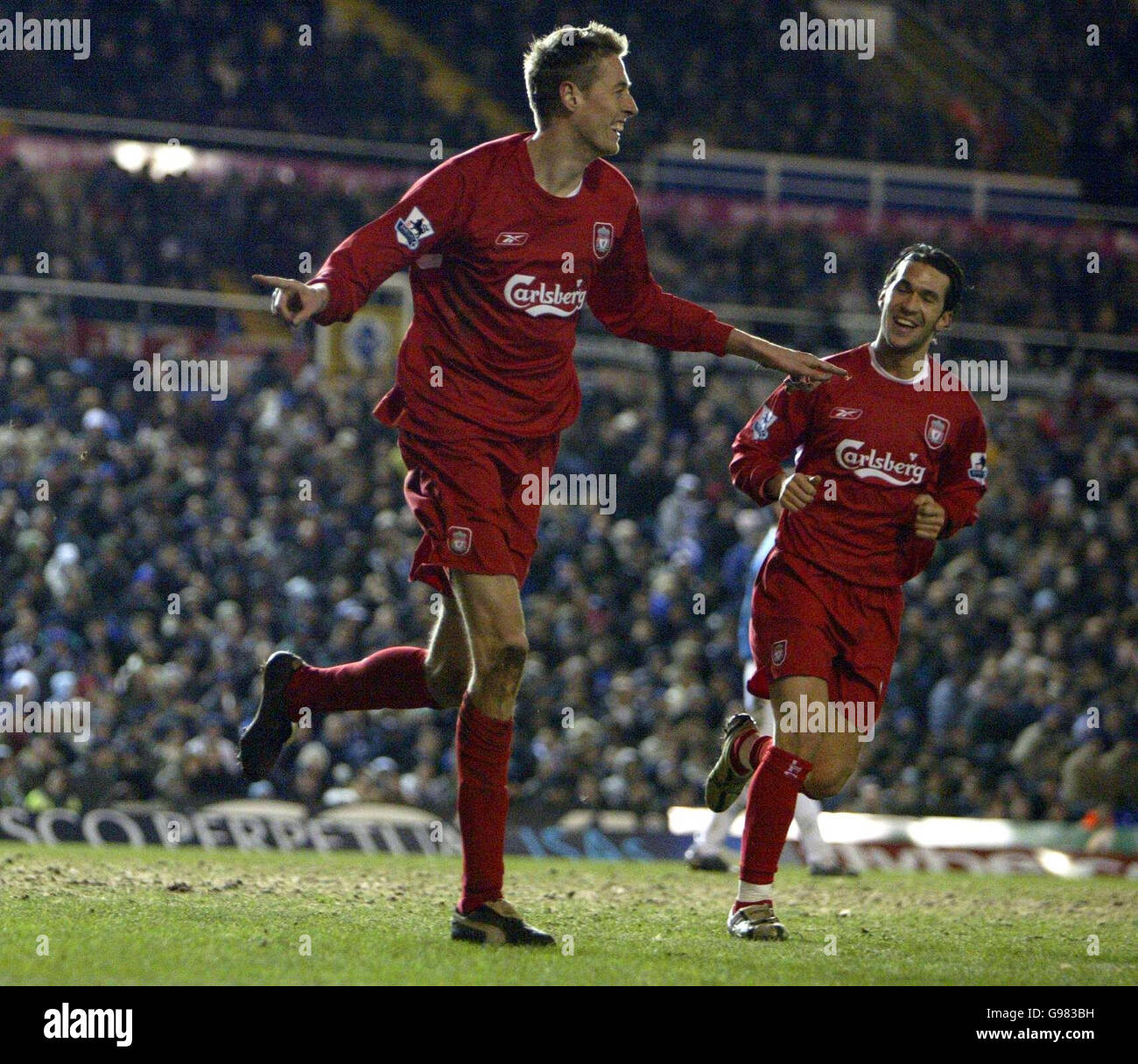 Peter Crouch, de Liverpool, célèbre ses scores contre Birmingham City avec Luis Garcia (R) lors du sixième match de la coupe FA à St Andrews, Birmingham, le mardi 21 mars 2006. APPUYEZ SUR ASSOCIATION photo. Le crédit photo devrait se lire: Nick Potts/PA. Banque D'Images Peter Crouch, de Liverpool, célèbre ses scores contre Birmingham City avec Luis Garcia (R) lors du sixième match de la coupe FA à St Andrews, Birmingham, le mardi 21 mars 2006. APPUYEZ SUR ASSOCIATION photo. Le crédit photo devrait se lire: Nick Potts/PA. Banque D'Images