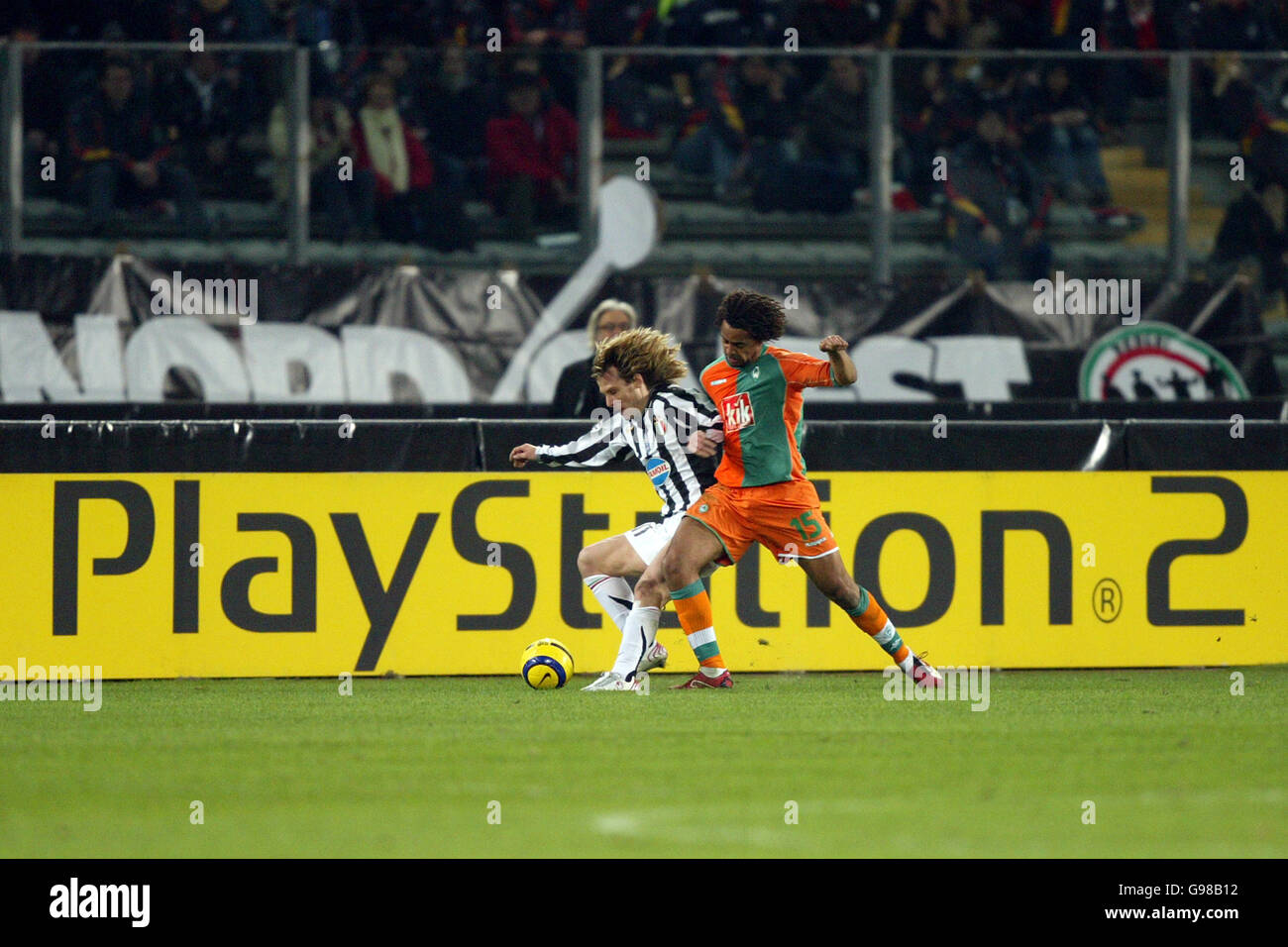 Football - Ligue des Champions - tour de 16 - deuxième manche - Juventus v Werder Brême - Stadio Delle Alpi Banque D'Images
