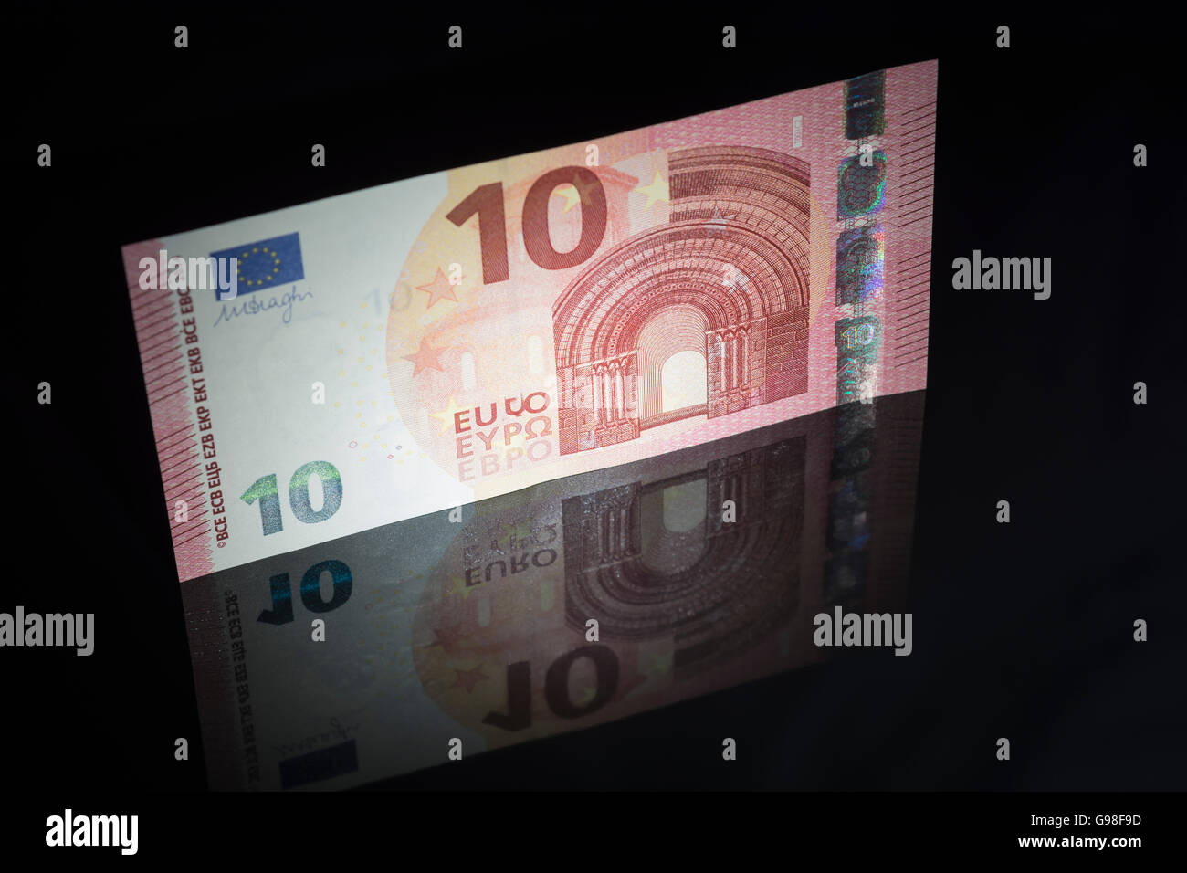 Notion de zone Euro, marché unique représenté par un billet de 10 euros. Banque D'Images