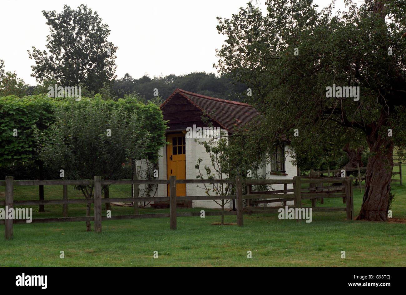 Le hangar de jardin auquel le regretté auteur Roald Dahl aurait reture pour écrire ses livres populaires pour enfants. Banque D'Images