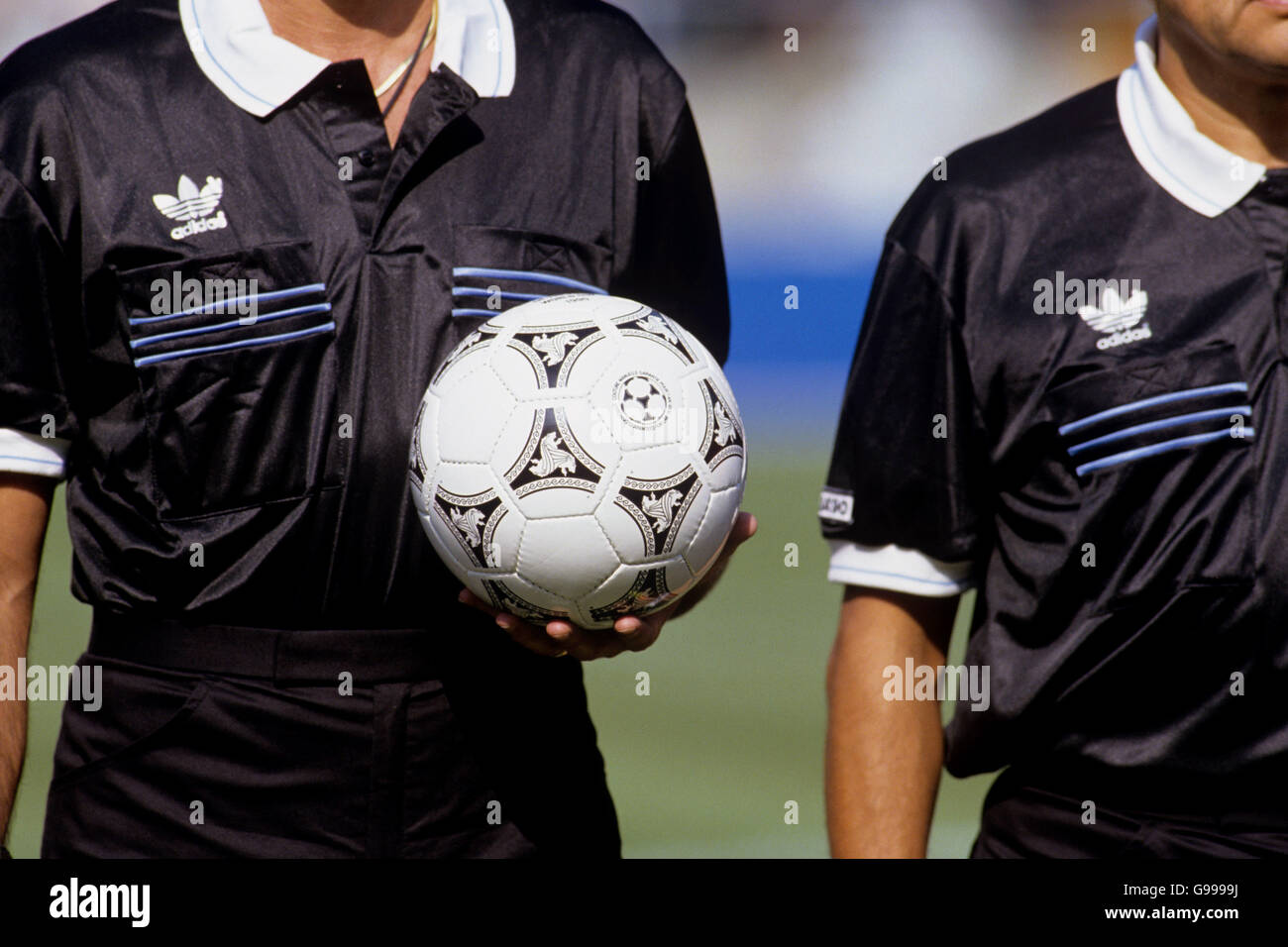 - Coupe du Monde de football Italia 1990 - Groupe B - Argentine v Cameroun - stade Giuseppe Meazza Banque D'Images