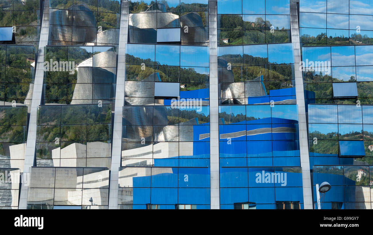 Façade moderne d'un hôtel à Bilbao, Espagne Banque D'Images