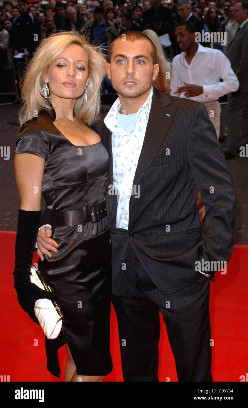 Paul Danan et Nicci Legg arrivent pour la première du film britannique « Three », à l'Odeon West End, dans le centre de Londres. Banque D'Images