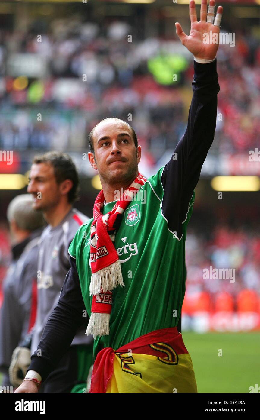 Football - FA Cup - finale - Liverpool v West Ham United - Millennium Stadium.Jose Reina de Liverpool Banque D'Images