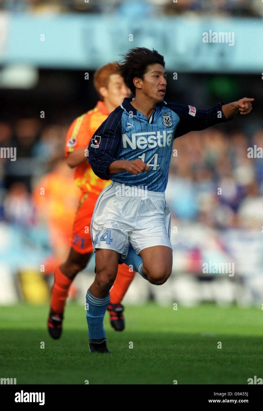 Soccer japonais - J-League - 1ère manche - Yamaha Jubilo Iwata FC v Shimizu s-Pulse Banque D'Images