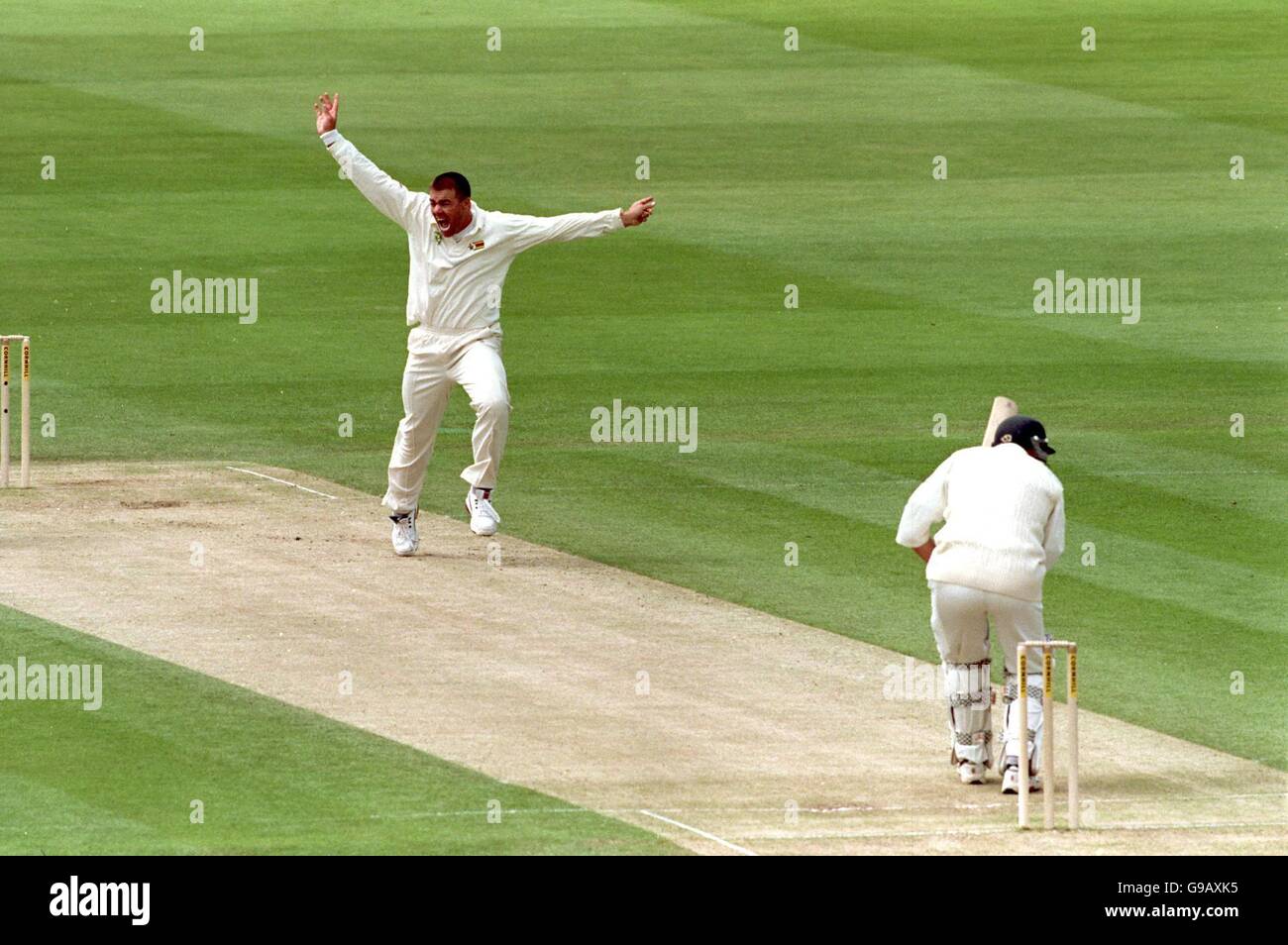 Cricket - Première Assurance Cornhill Test - Angleterre v Zimbabwe - Deuxième journée Banque D'Images