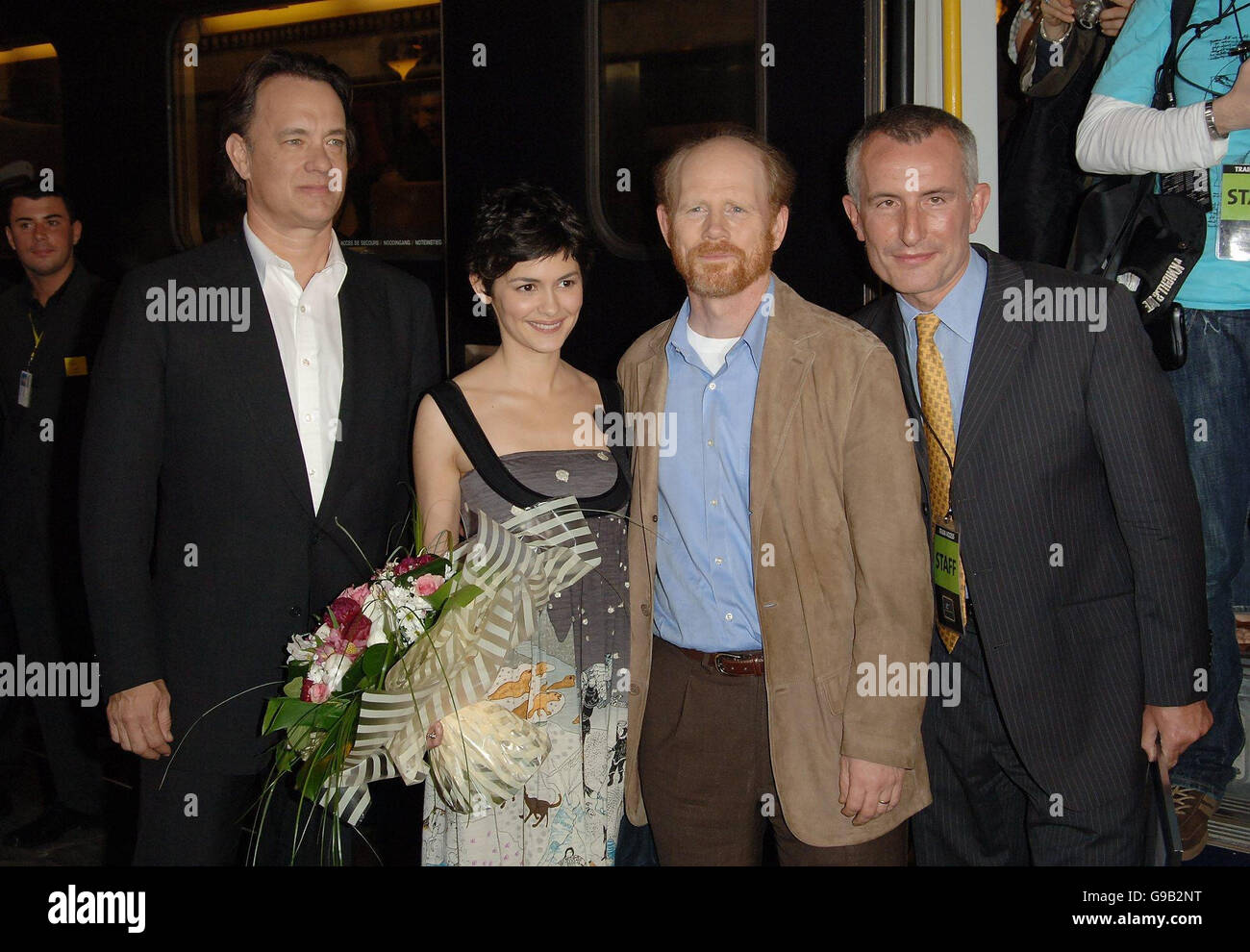 (G-D) Tom Hanks, Audrey Tautou, directeur Ron Howard et Sam Knights du Livre Guinness des records arrivent sur le train Eurostar « Da Vinci Code » à la gare de Cannes après un voyage record au départ de Londres. Banque D'Images