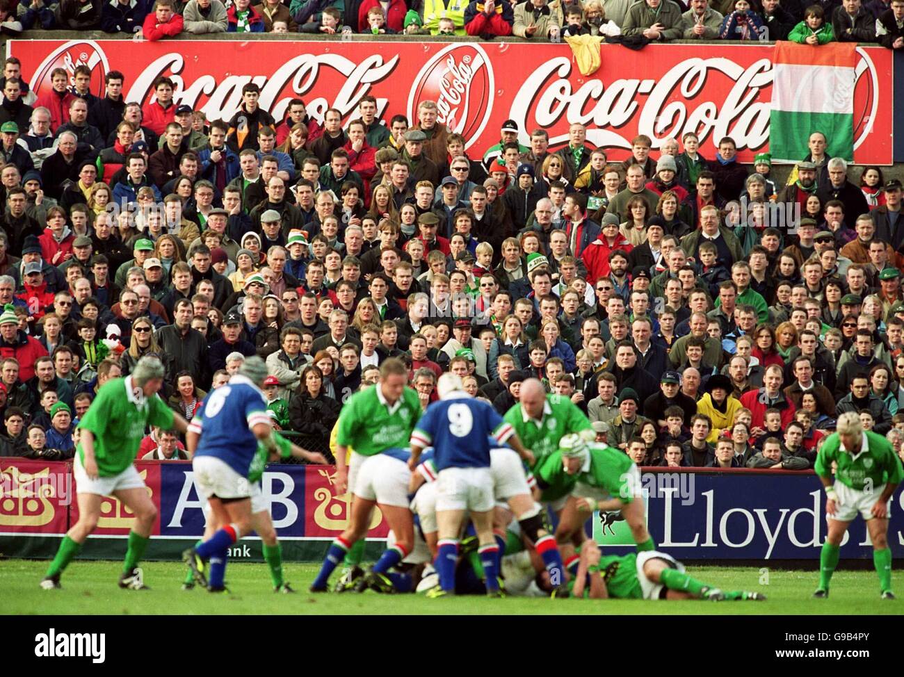 Rugby Union - Lloyds TSB six Nations Championship - Irlande / Italie.Un panneau publicitaire Coca Cola sur Lansdowne Road Banque D'Images