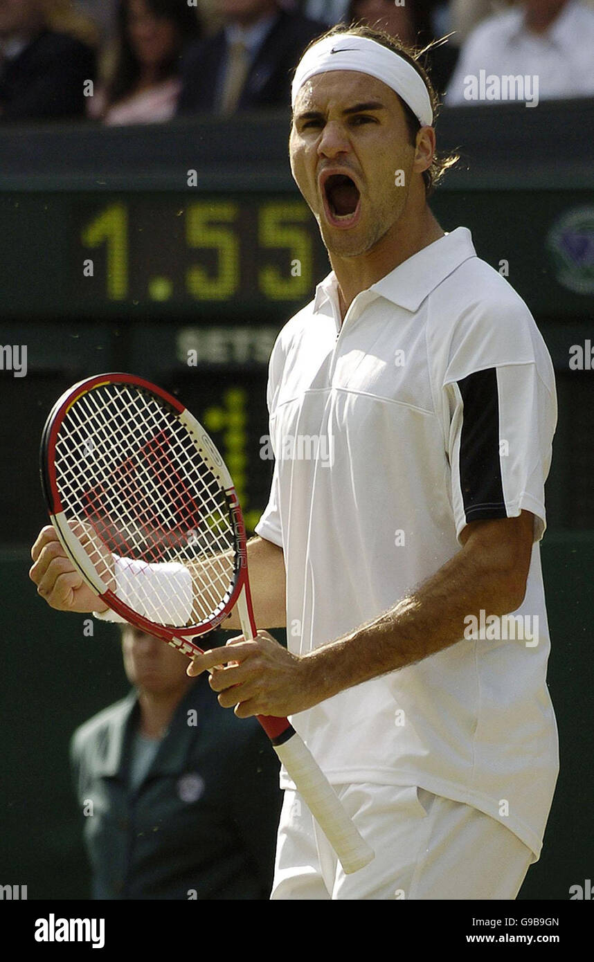 LIBRARY FILER en date du 04/07/2004 de Roger Federer de Suisse. Banque D'Images