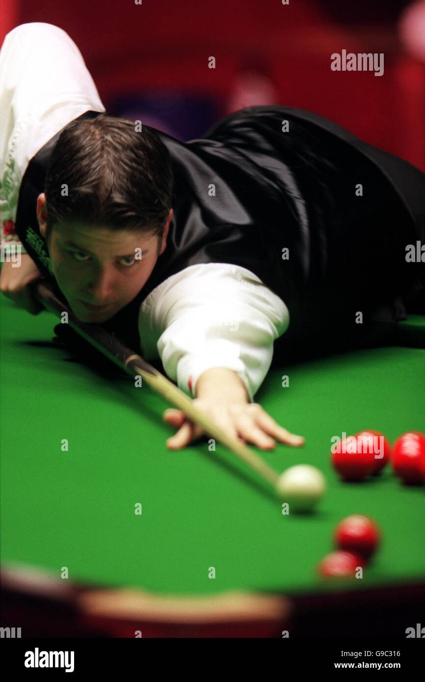 Snooker - Embassy World Championship - Crucible Theatre, Sheffield. Matthew Stevens en action contre Joe Swail Banque D'Images