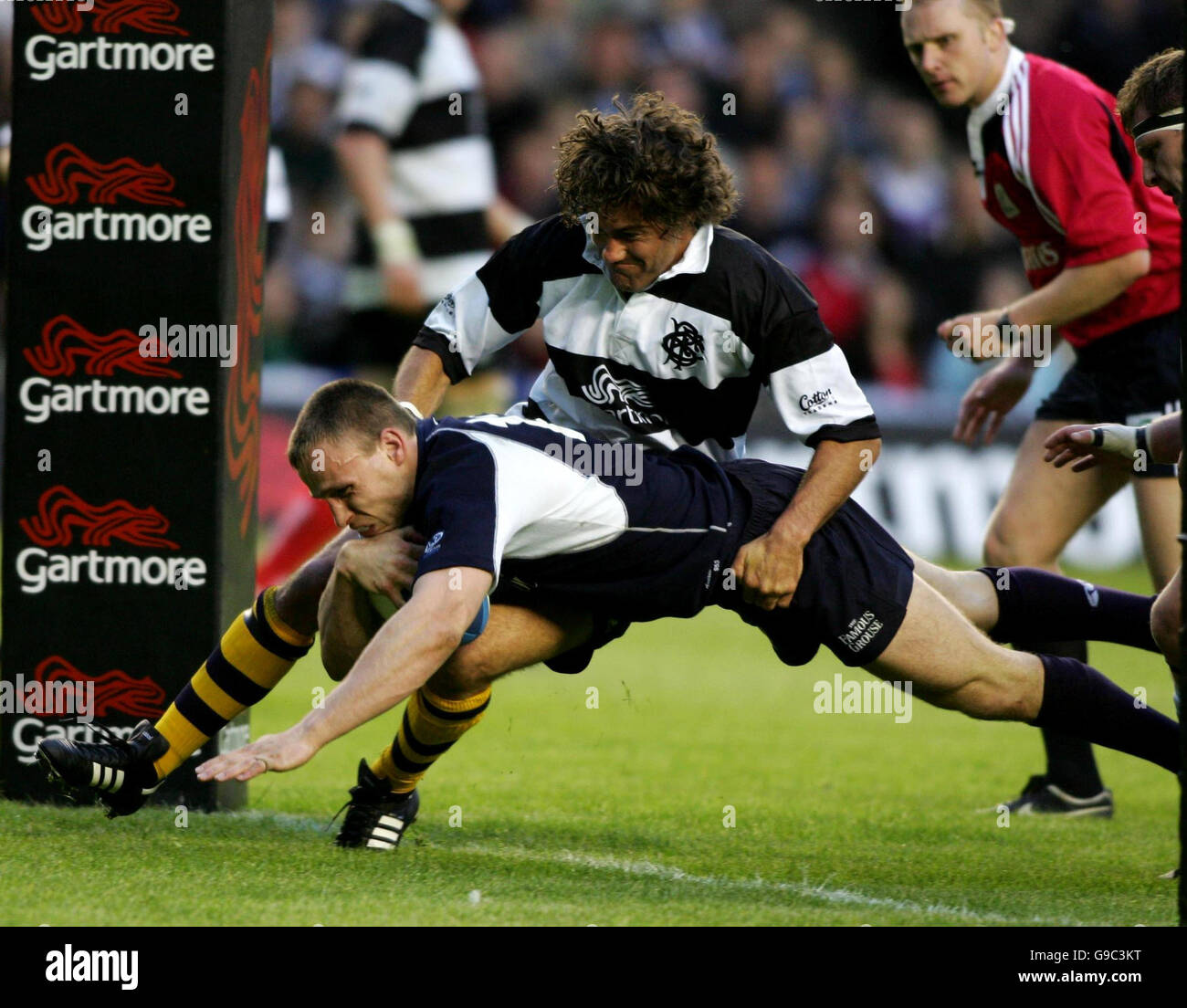 RUGBYU Ecosse.Andrew Henderson, en Écosse, a fait un essai contre les barbares lors du match international du défi Gartmore à Murrayfield, Édimbourg. Banque D'Images