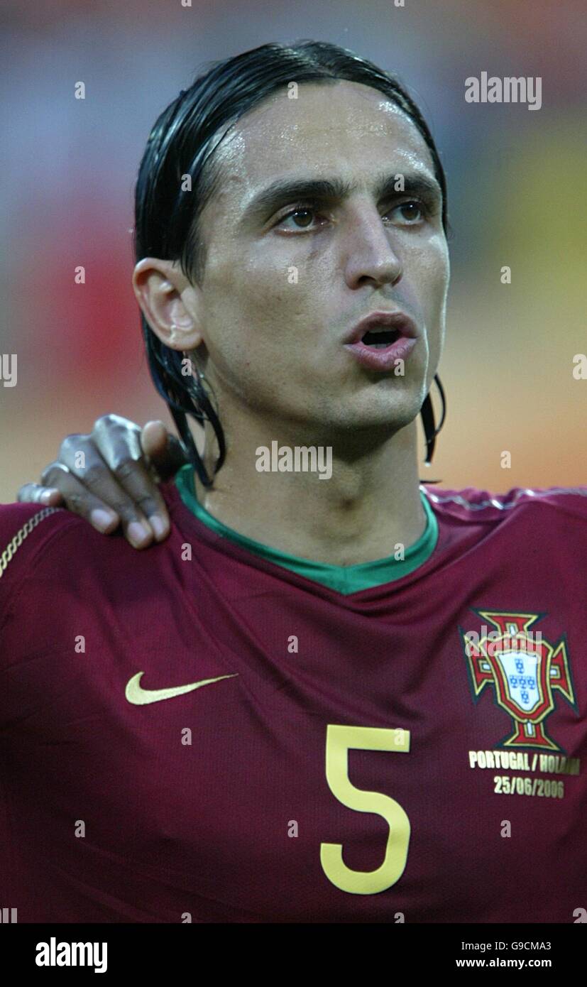 Football - coupe du monde de la FIFA 2006 Allemagne - deuxième tour - Portugal / Hollande - Franken-Stadion.Fernando Meira, Portugal Banque D'Images