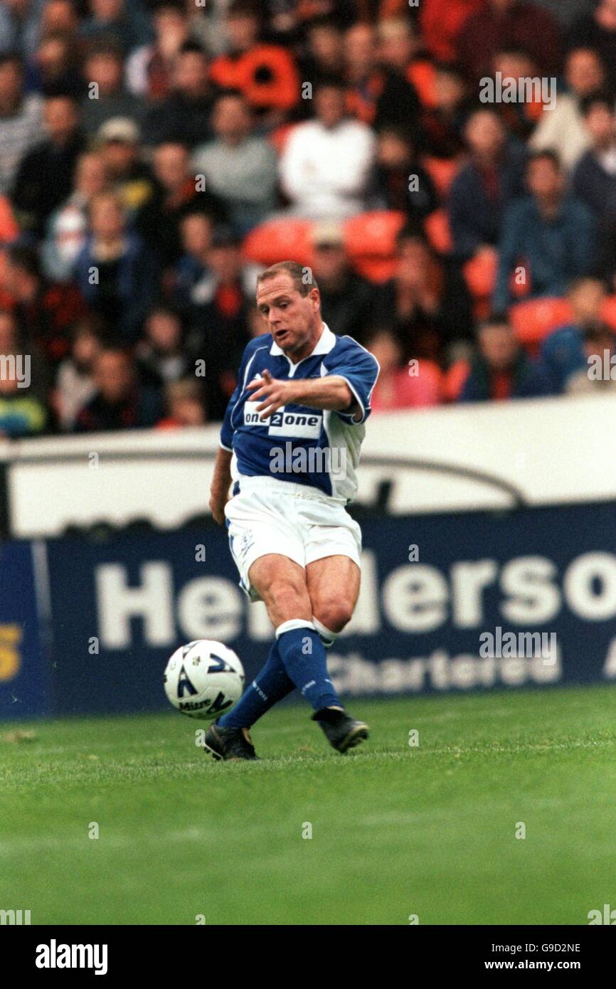 Paul Gascoigne en action dans son premier match pour Everton Banque D'Images