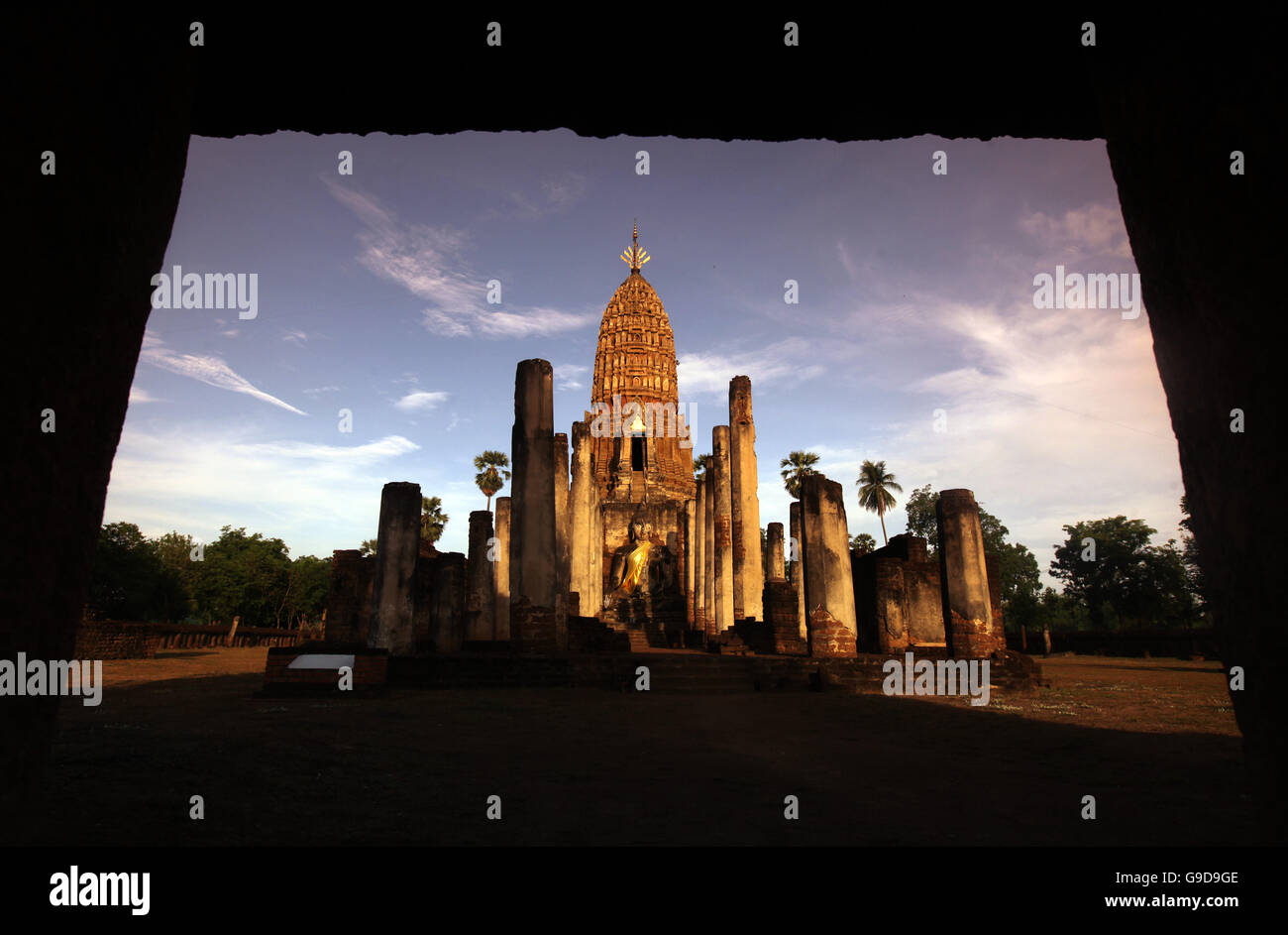 Le Wat Phra Si Ratana Mahathat au parc historique de Si Satchanalai-Chaliang dans la Provinz Sukhothai dans le nord de Bangkok Banque D'Images