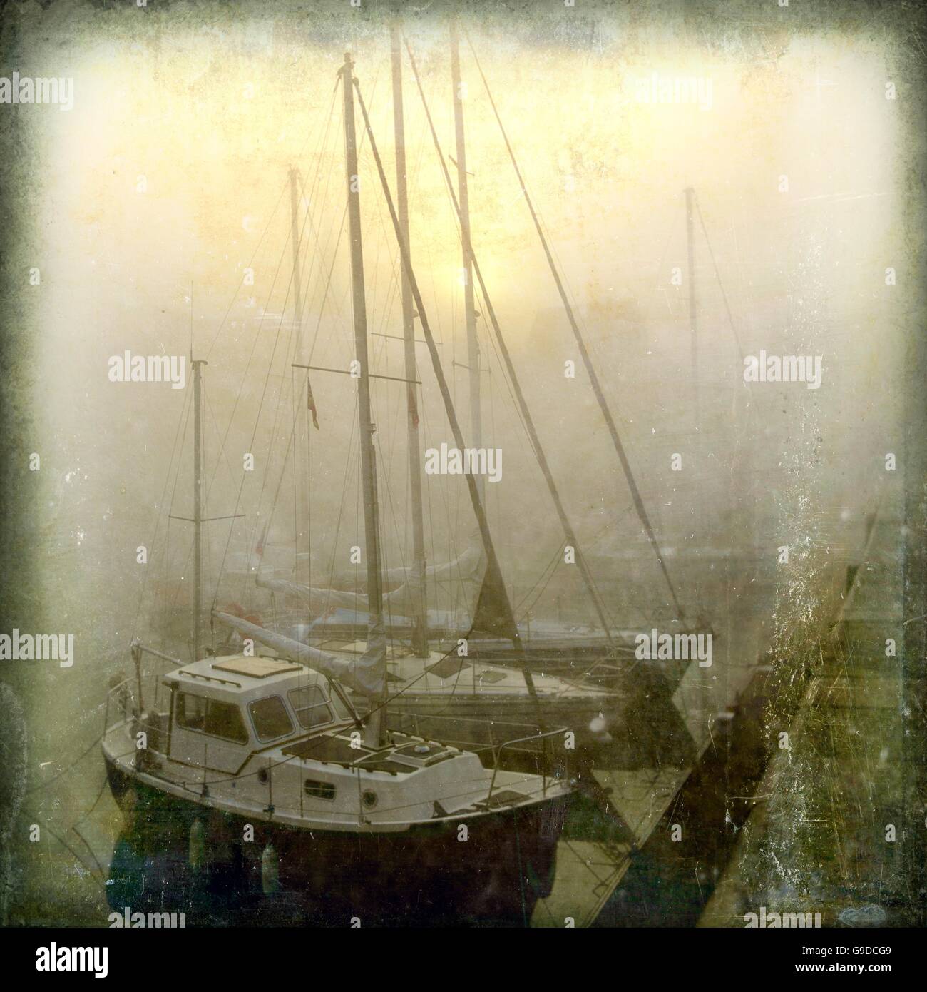 Voilier dans le port, Honfleur, Normandie, France, Europe Banque D'Images