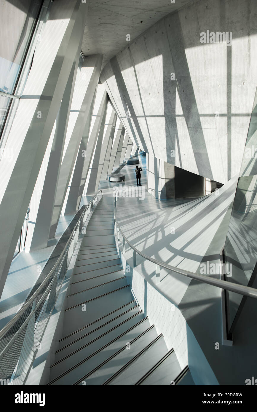 Intérieur de la musée Mercedes Benz à Stuttgart. Banque D'Images