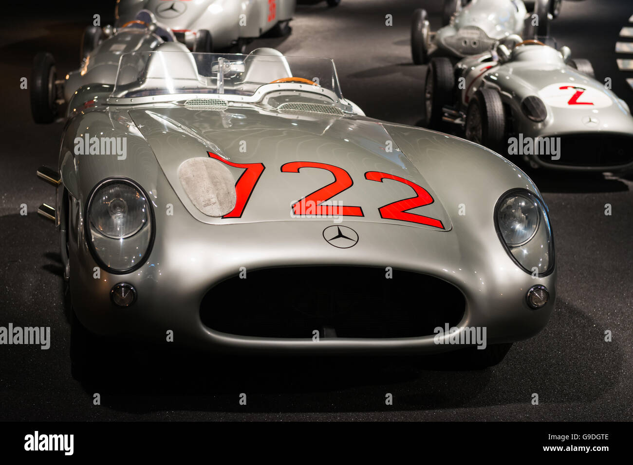 Intérieur de la musée Mercedes Benz à Stuttgart. Banque D'Images