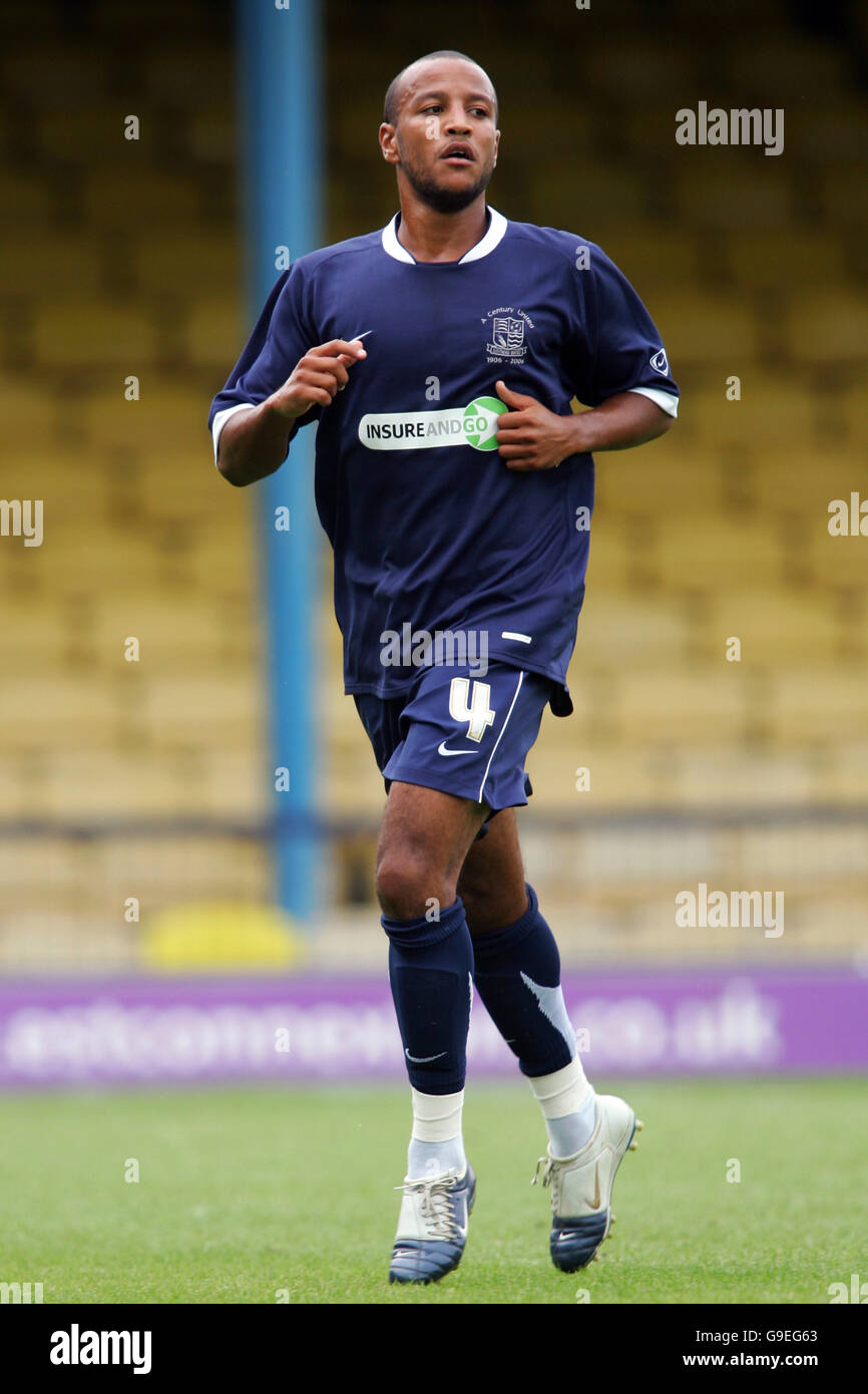 Football - amical - Southend United v Leyton Orient - Roots Hall. Lewis Hunt de Southend United Banque D'Images