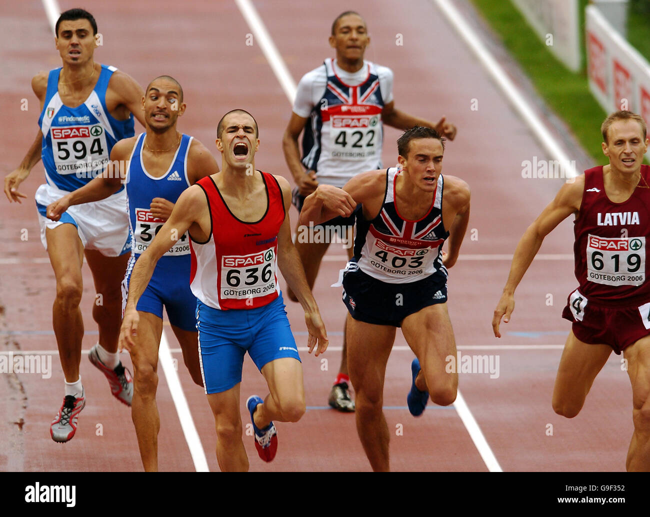 Athlétisme - Championnats d'athlétisme européens 2006 - Stade Ullevi.Sam Ellis, en Grande-Bretagne, traverse la ligne à la troisième place dans le 800m Banque D'Images