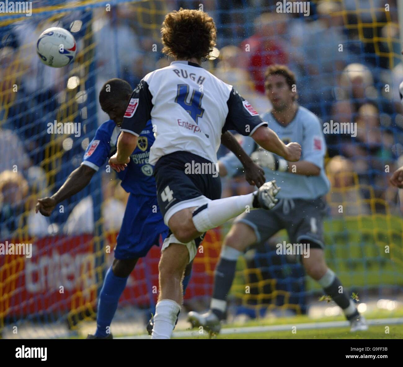 Football - Championnat de la ligue de football Coca-Cola - Preston North End v Cardiff City - Deepdale.Danny Pugh de Preston North End marque le but gagnant avec cet en-tête contre Cardiff City Banque D'Images