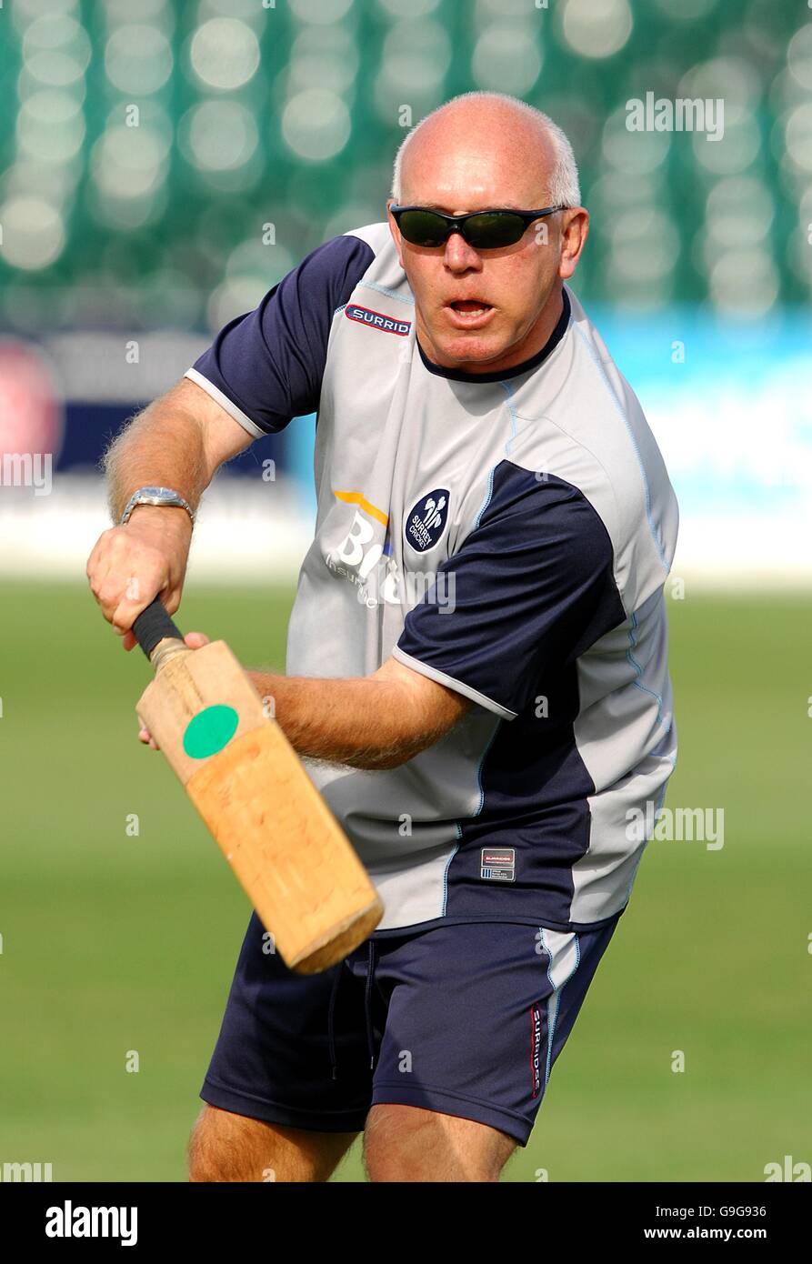 Cricket - Liverpool Victoria County Championship - Division 2 - Gloucestershire v Surrey - County Ground.Alan Butcher, entraîneur de Surrey Banque D'Images