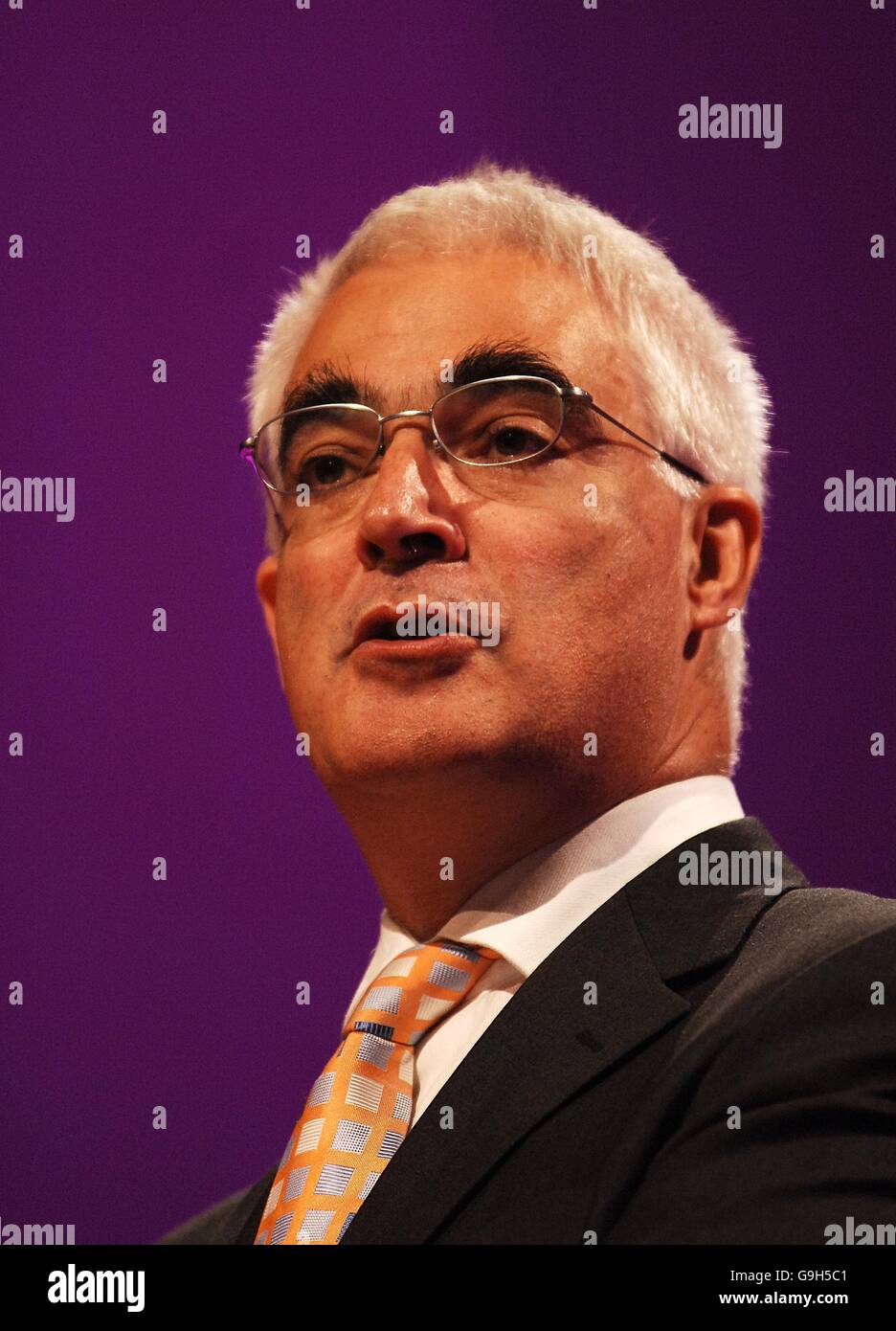 Alistair Darling, secrétaire au commerce et à l'industrie, s'exprimant à la conférence Banque D'Images