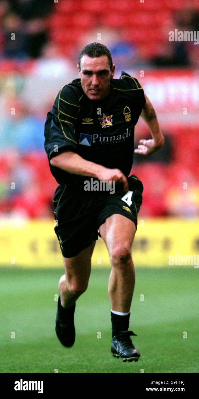 Football - Mark Crossley Témoignages - Nottingham Forest European Cup Winning XI v Mark Crossley's All-Star XI Vinnie Jones, All-Star XI de Mark Crossley Banque D'Images