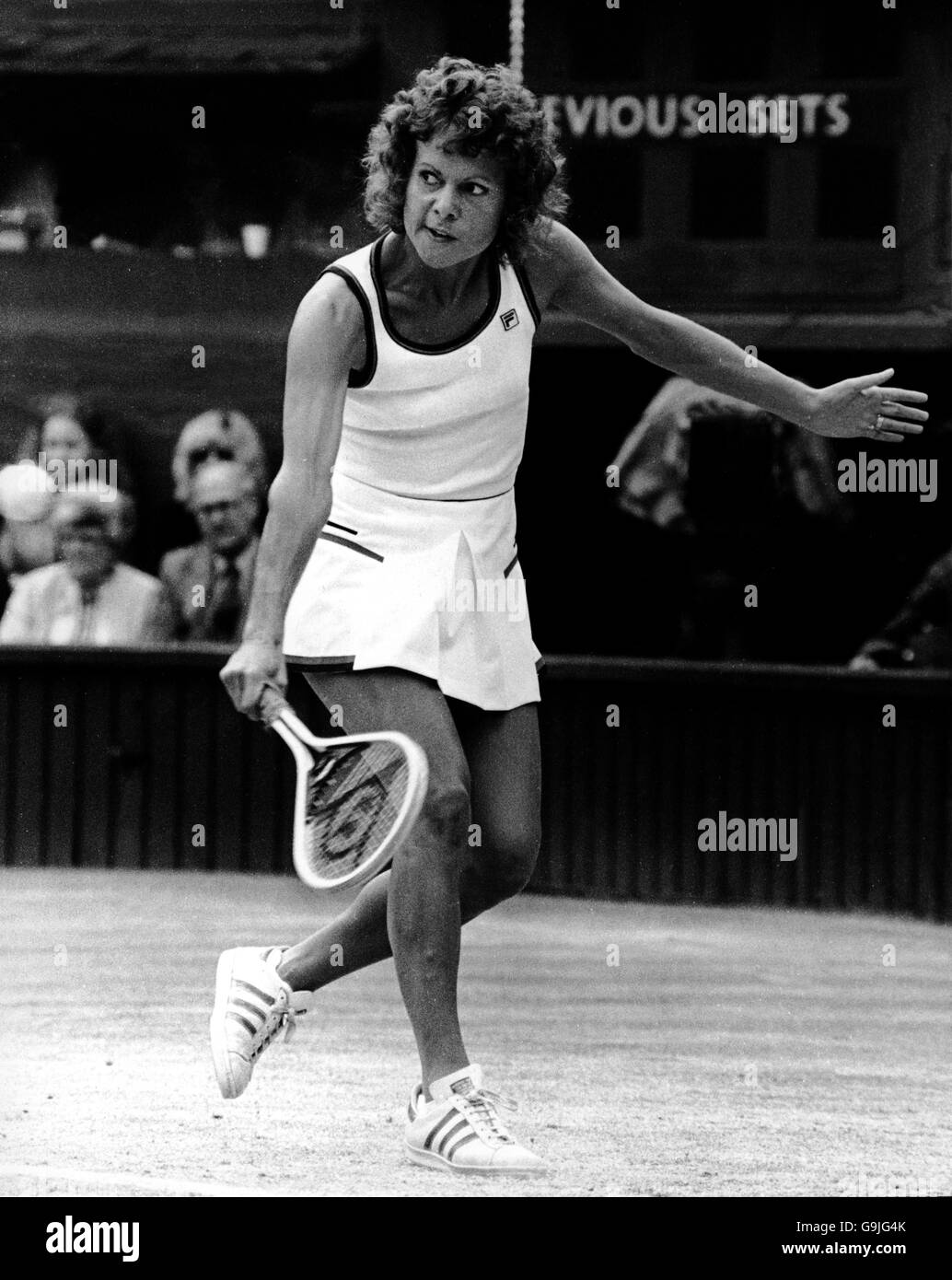 Tennis - Wimbledon Championships - Dames Singles - final - Evonne Goolagong Cawley / Chris Evert Lloyd. Evonne Goolagong Cawley en action Banque D'Images