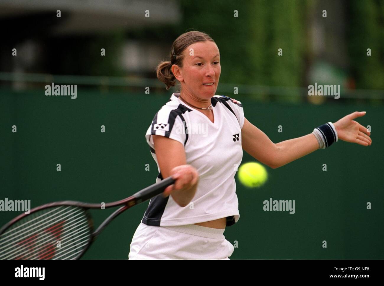 Tennis - Wimbledon - Doubles Dames - Deuxième tour - Anna Kournikova et  Natasha Zvereva v Kvetoslava Hrdlicko Photo Stock - Alamy