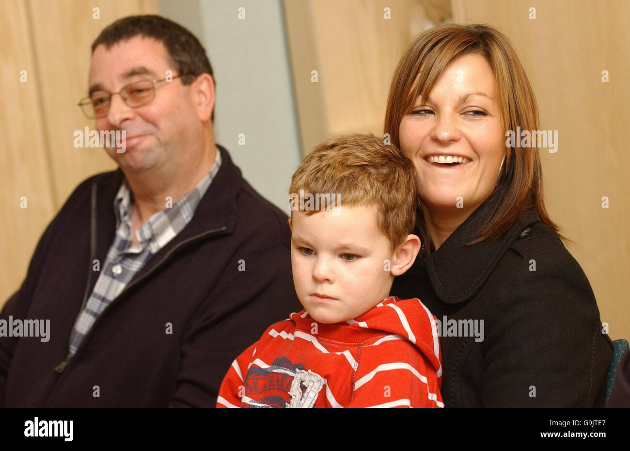 Les travailleurs du pétrole kidnappés accueil retour Banque D'Images