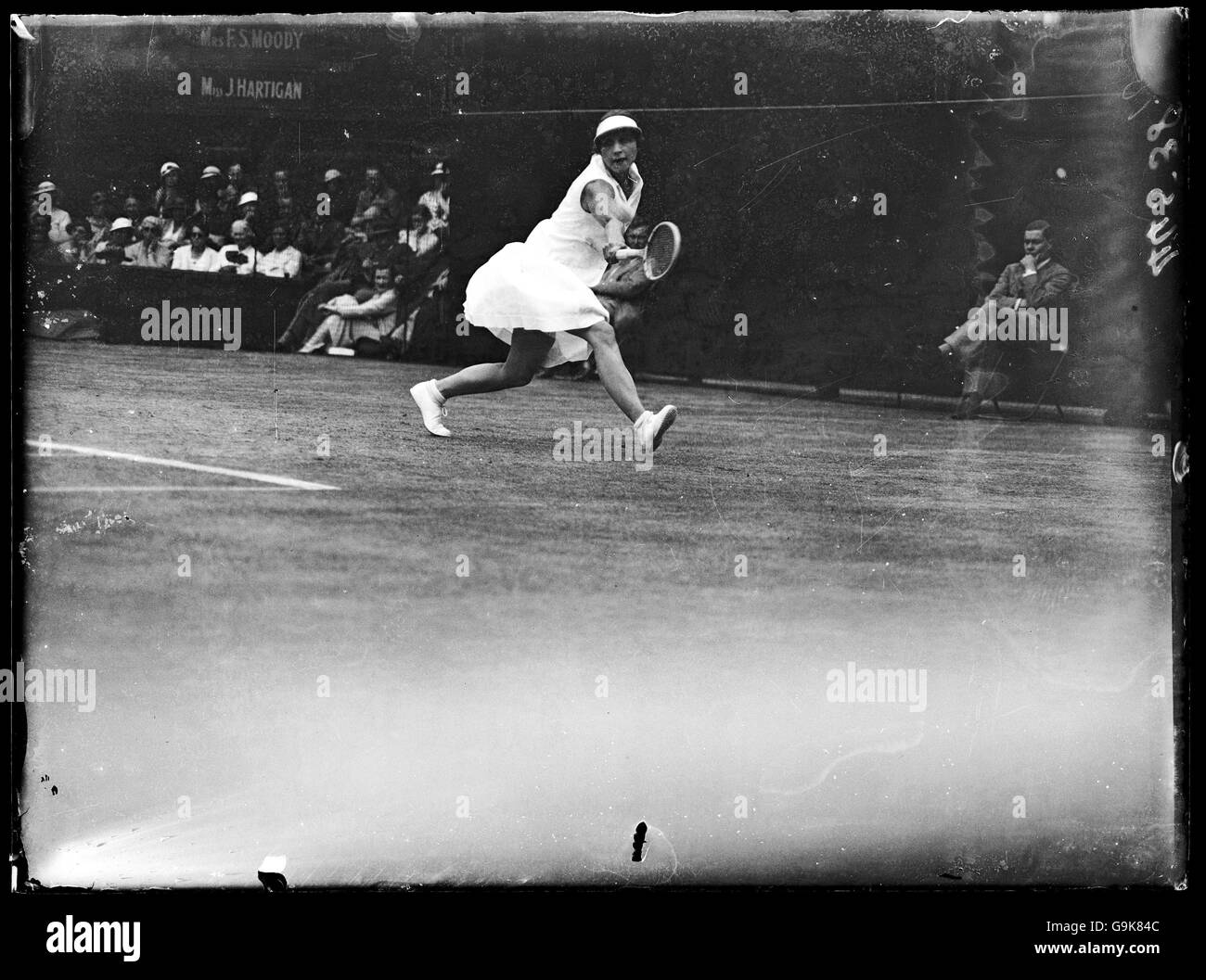 Tennis - Wimbledon - Simple dames - Semi Final - Helen Wills Moody v Joan Hartigan Banque D'Images