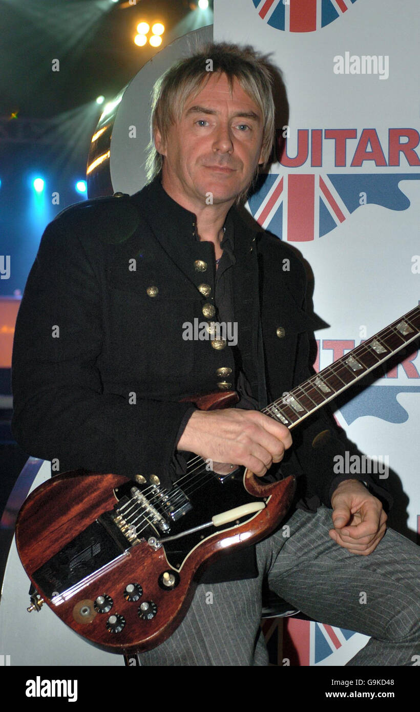 Le guitariste Paul Weller assiste au lancement de Gibson Guitartown London,  au Forum de Kentish Town Photo Stock - Alamy