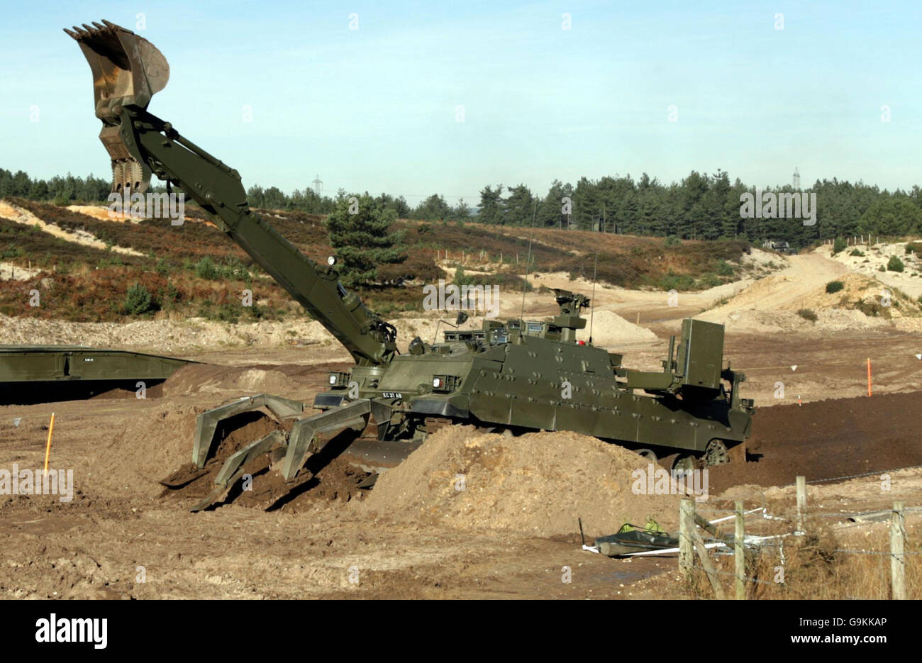 Le nouveau char d'ingénieurs lourdement blindé de l'Armée de terre est dévoilé à l'aire d'entraînement militaire de Bovington, à Dorset. Banque D'Images