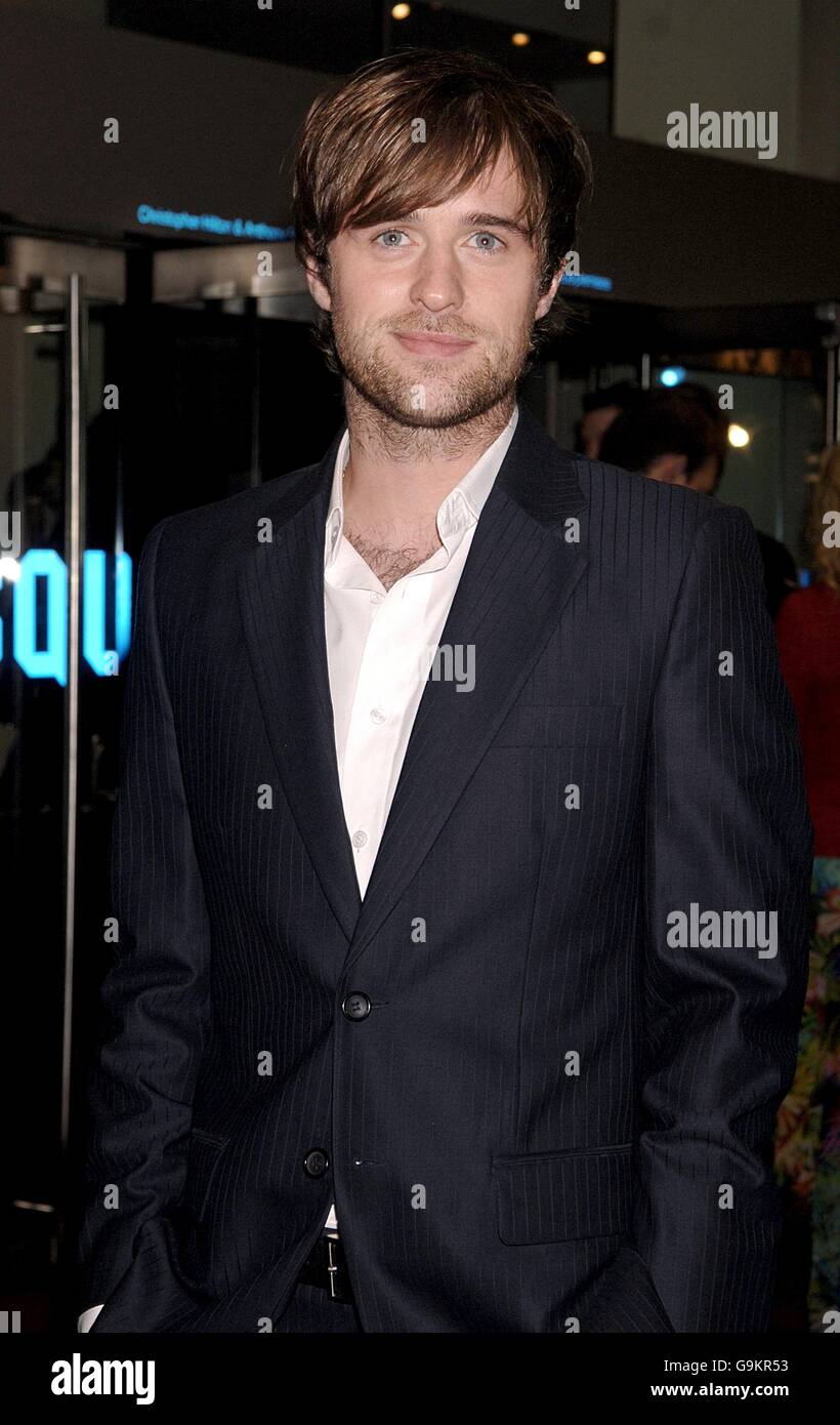 Jonas Armstrong arrive pour la première mondiale et la performance royale du Casino Royale, Odeon Leicester Square, Londres. Date de la photo: Mardi 14 octobre 2006. Le crédit photo devrait se lire: Yui Mok/PA Banque D'Images