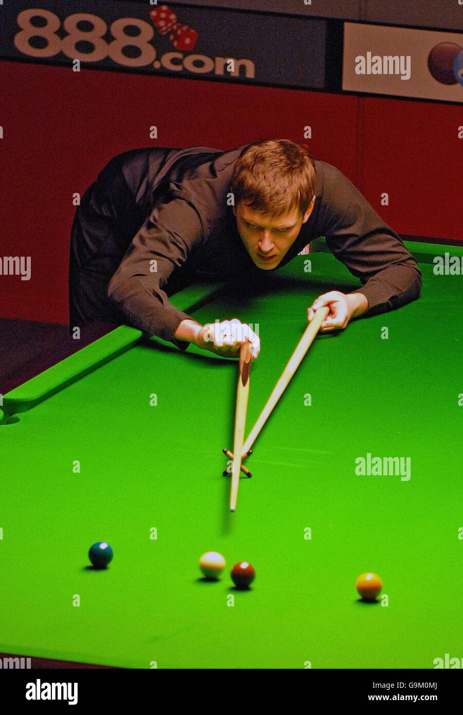 Snooker - Championnat du Royaume-Uni de Maplin - York.Rickey Walden en action contre Ronnie O'Sullivan pendant les championnats de snooker britanniques de Maplin au York Barbican Center, York. Banque D'Images