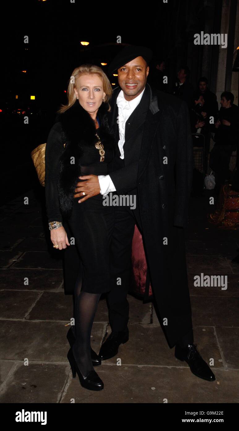 Karen Millen et son invité arrivent pour la fête la Dolce Vita, à Old Billingsgate, dans l'est de Londres. Banque D'Images