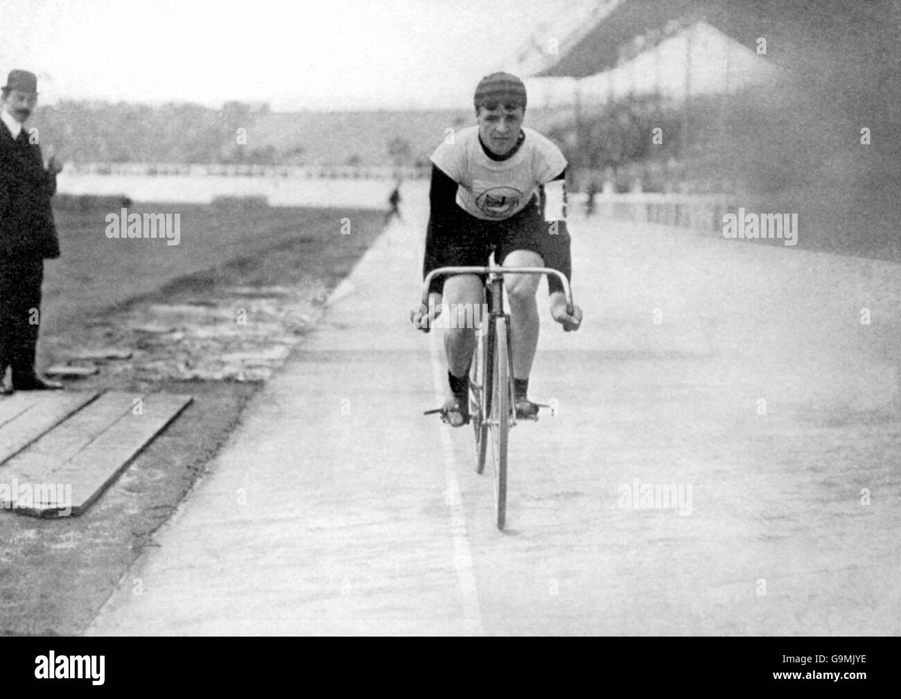 Cyclisme - Jeux Olympiques de Londres 1908 - 5000m - finale - White City.Benjamin Jones, Grande-Bretagne, médaillé d'or Banque D'Images