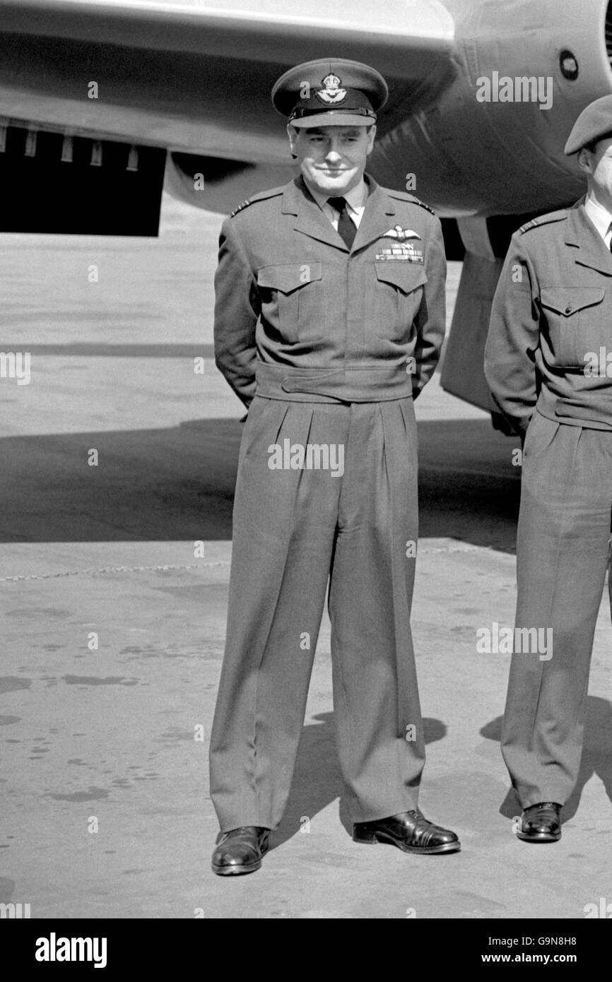 Commandant de l'aile Lewis M. Hodges, entraînement pour la course aérienne de Londres à Nouvelle-Zélande. Banque D'Images