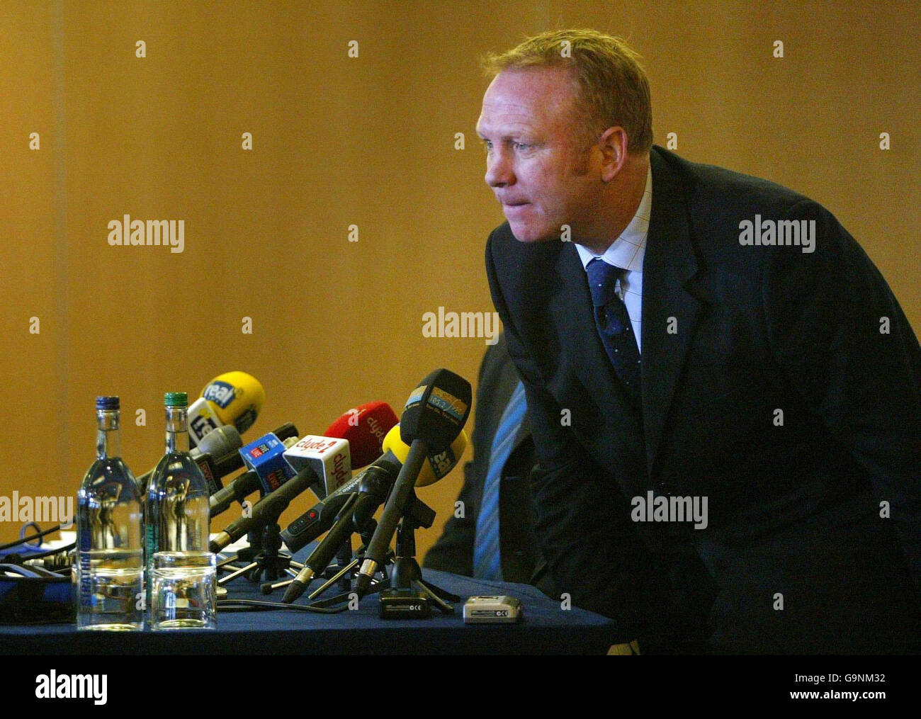 Alex McLeish, directeur de la Nouvelle Écosse, lors d'une conférence de presse à Hampden Park, Glasgow. Banque D'Images