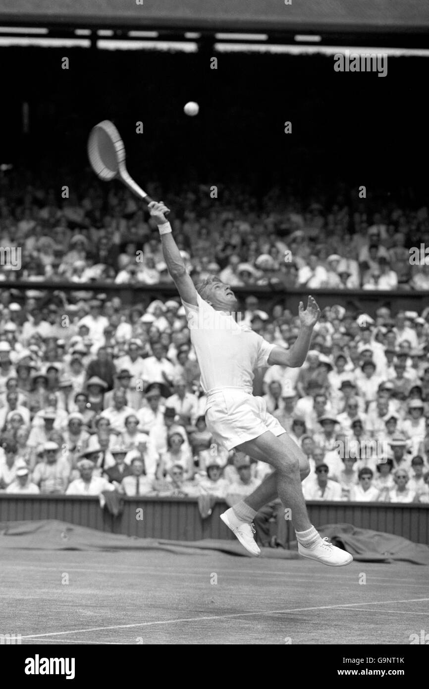 Photo De Presse Originale 1952 - Lewis Hoad Lance Sa Raquette à Wimbledon
