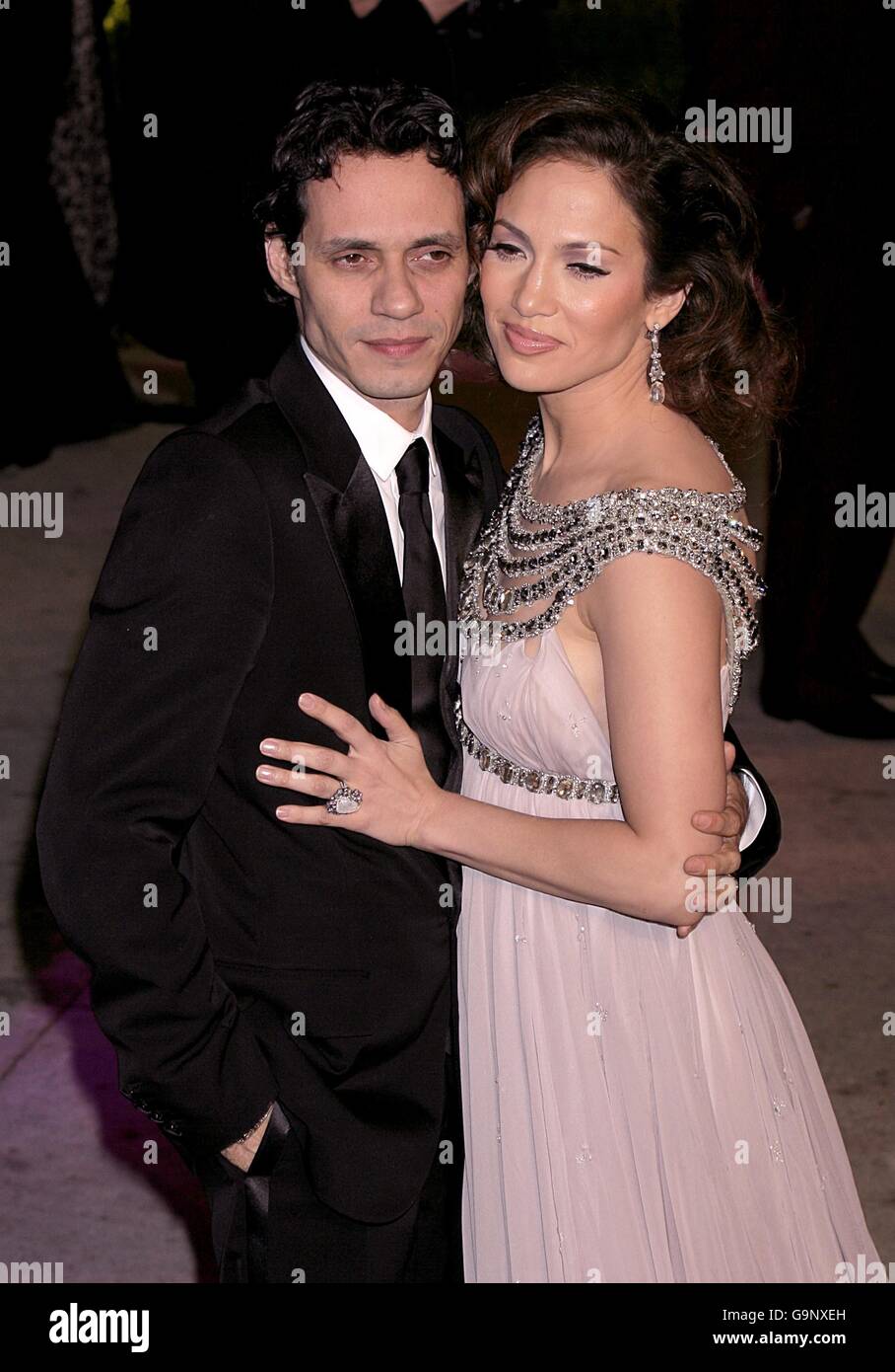 Marc Anthony et Jennifer Lopez arrivent pour la Vanity Fair Party annuelle au Mortons Restaurant, Los Angeles. Banque D'Images